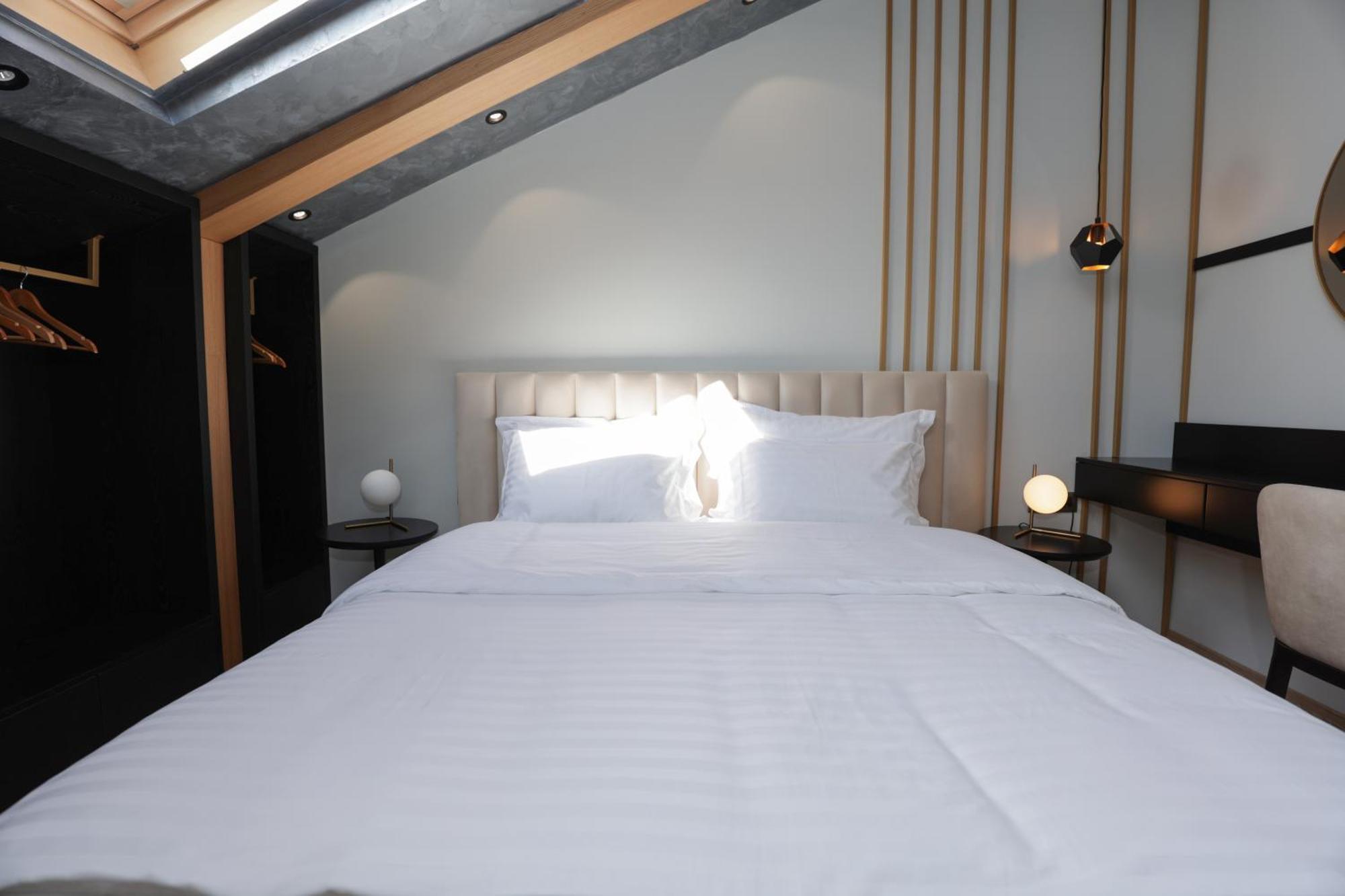 Gremmy Boutique Hotel Тирана Экстерьер фото