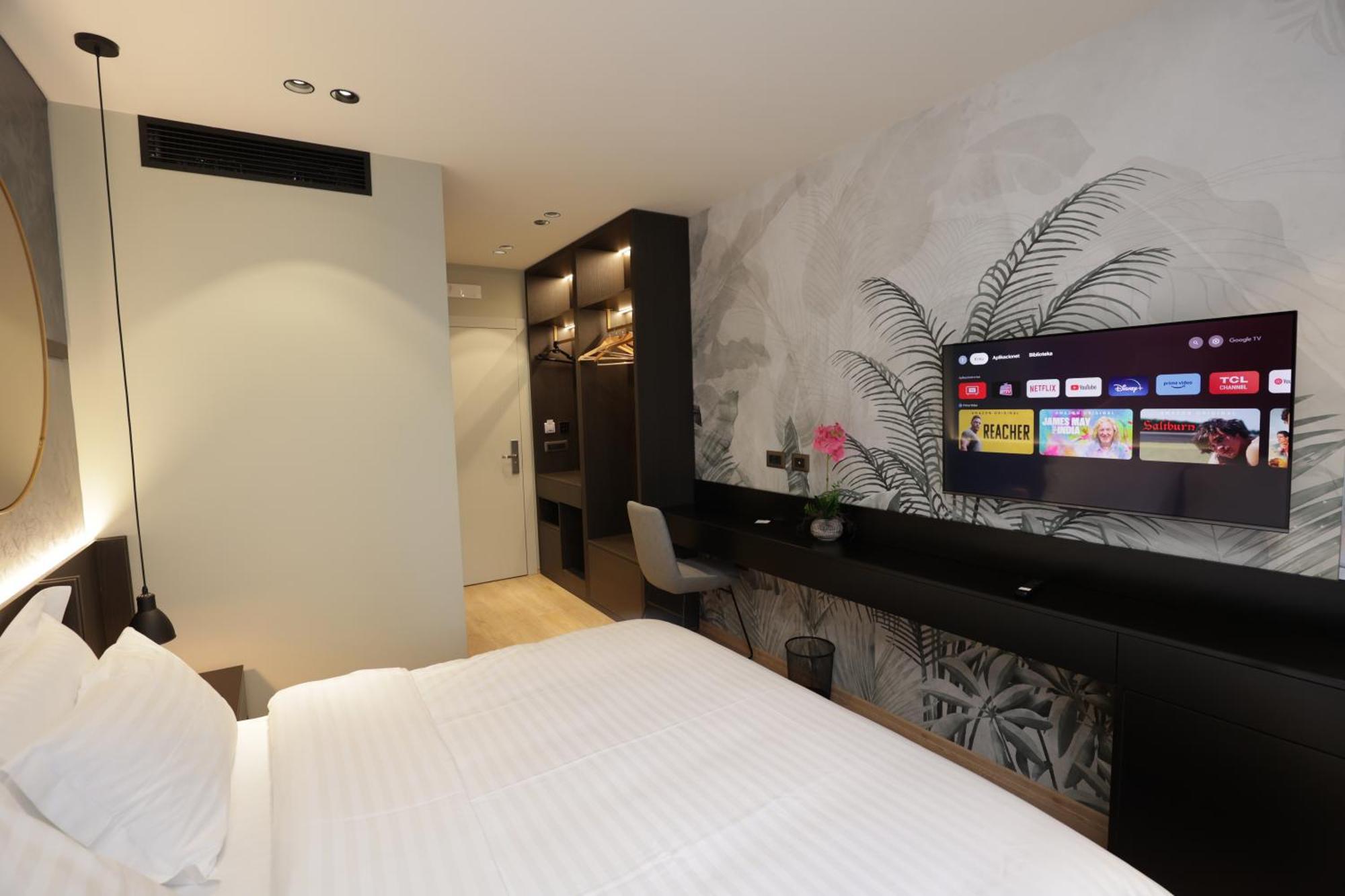 Gremmy Boutique Hotel Тирана Экстерьер фото