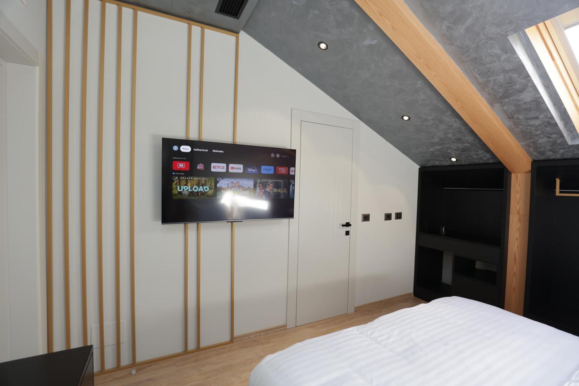 Gremmy Boutique Hotel Тирана Экстерьер фото