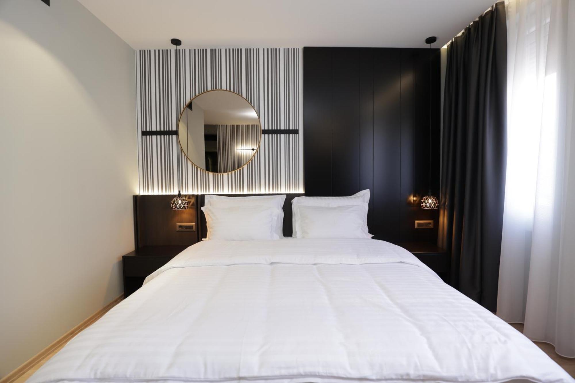 Gremmy Boutique Hotel Тирана Экстерьер фото